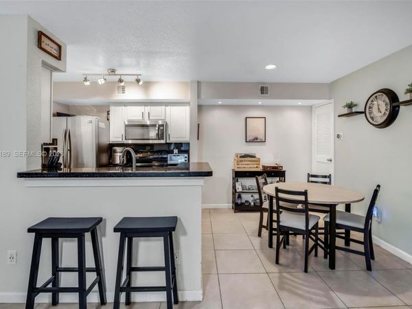 875 Riverside Dr, Unit 712, Coral Springs, FL 33071