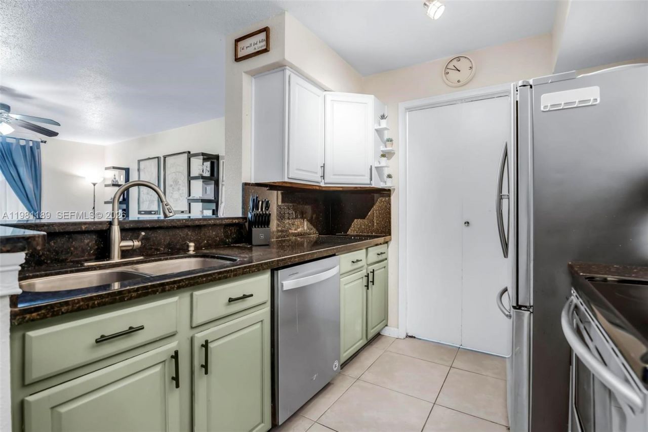 875 Riverside Dr, Unit 712, Coral Springs, FL 33071 Photo