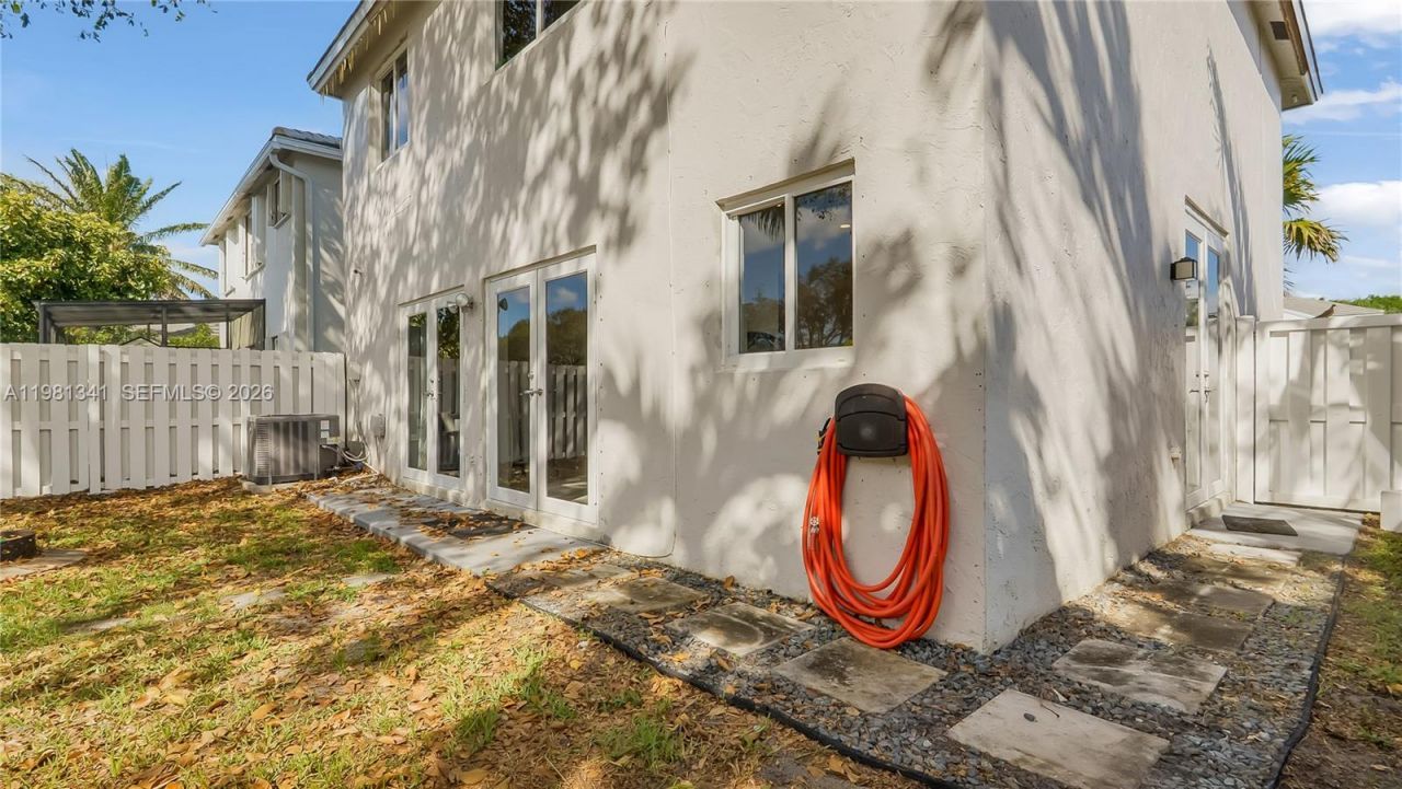 9913 NW 2nd St , Plantation, FL 33324 Photo