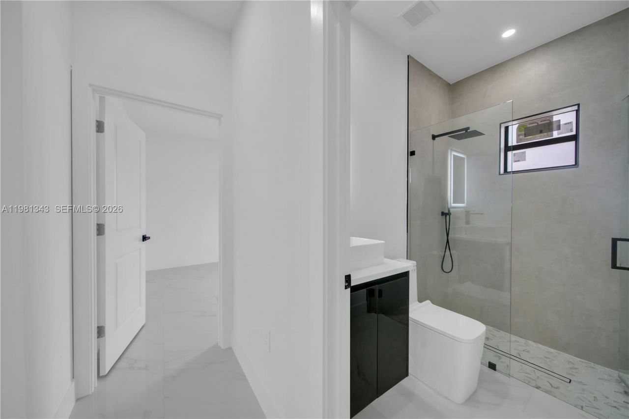 704 Holmes Ave, Lehigh Acres, FL 33974 Photo