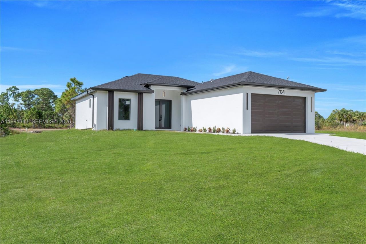 704 Holmes Ave, Lehigh Acres, FL 33974 Photo