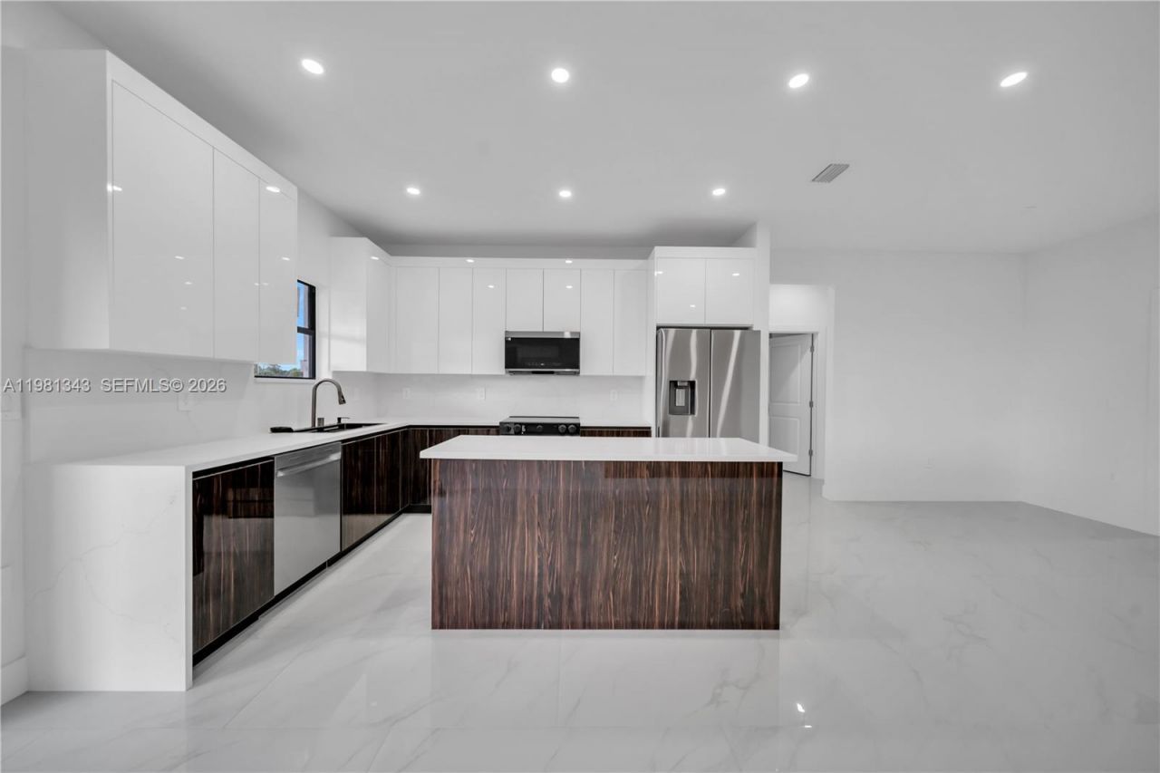 704 Holmes Ave, Lehigh Acres, FL 33974 Photo