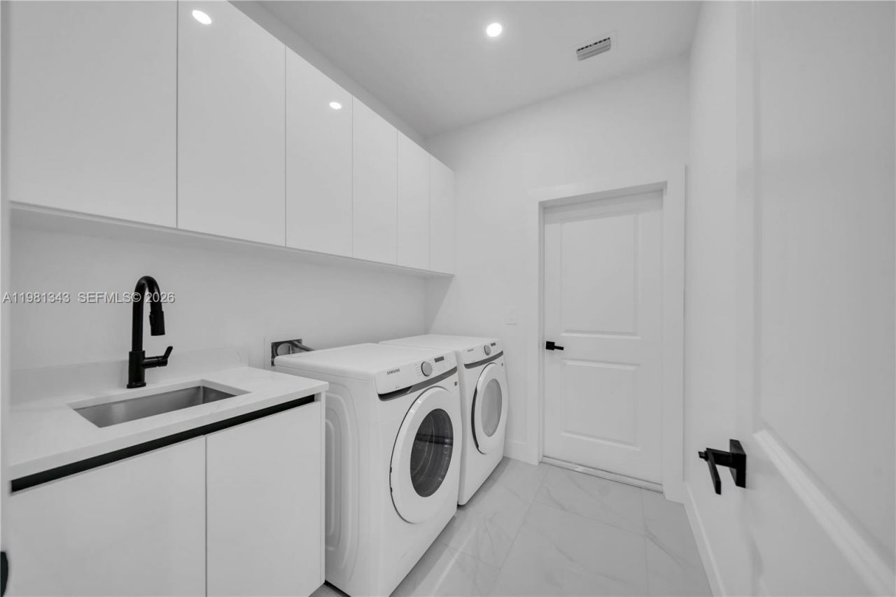 704 Holmes Ave, Lehigh Acres, FL 33974 Photo