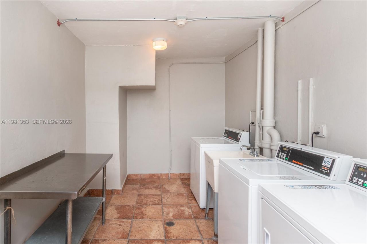 1750 NE 191st St , Unit 827-4, Miami, FL 33179 Photo