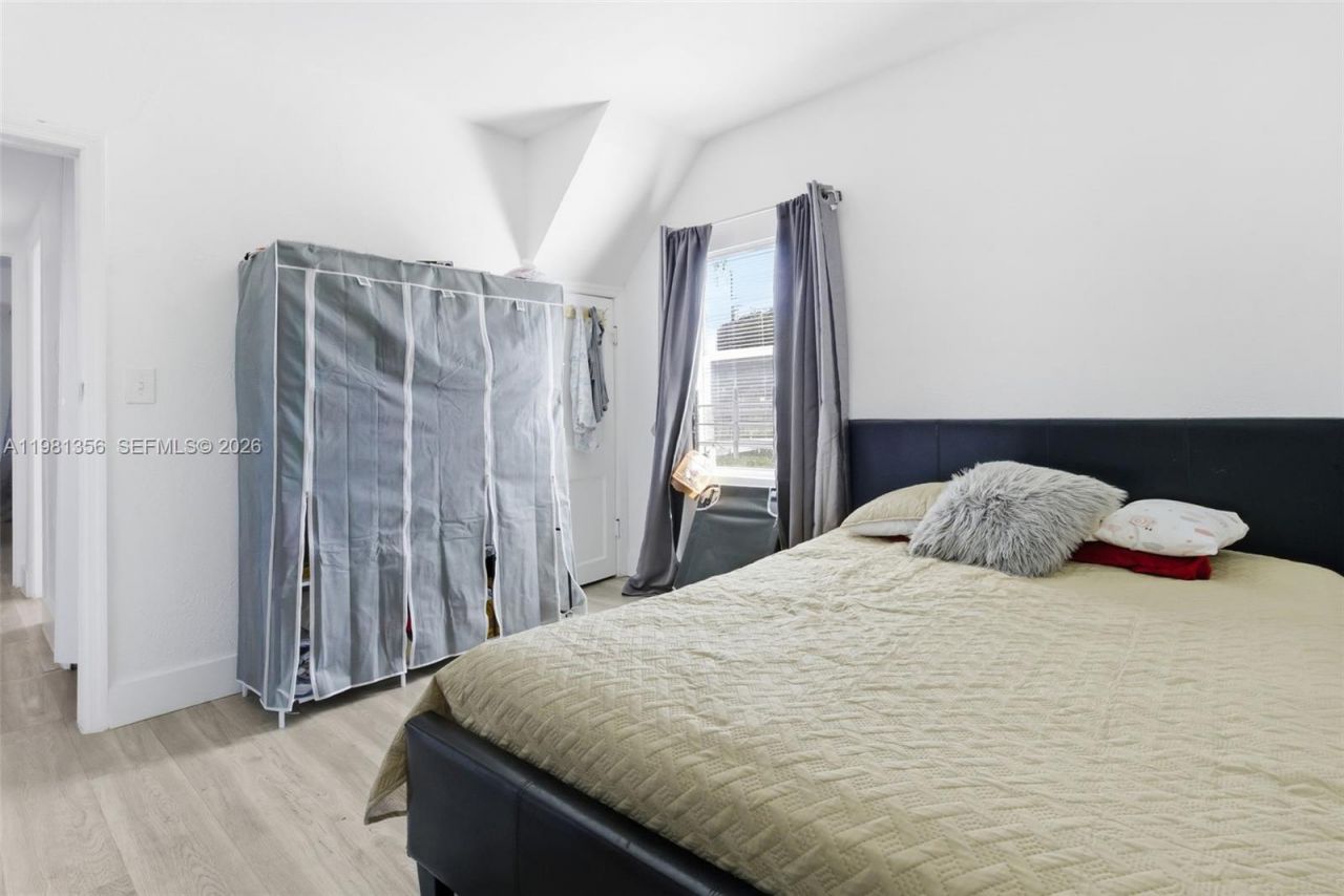 2142 NW 33rd St , Miami, FL 33142 Photo