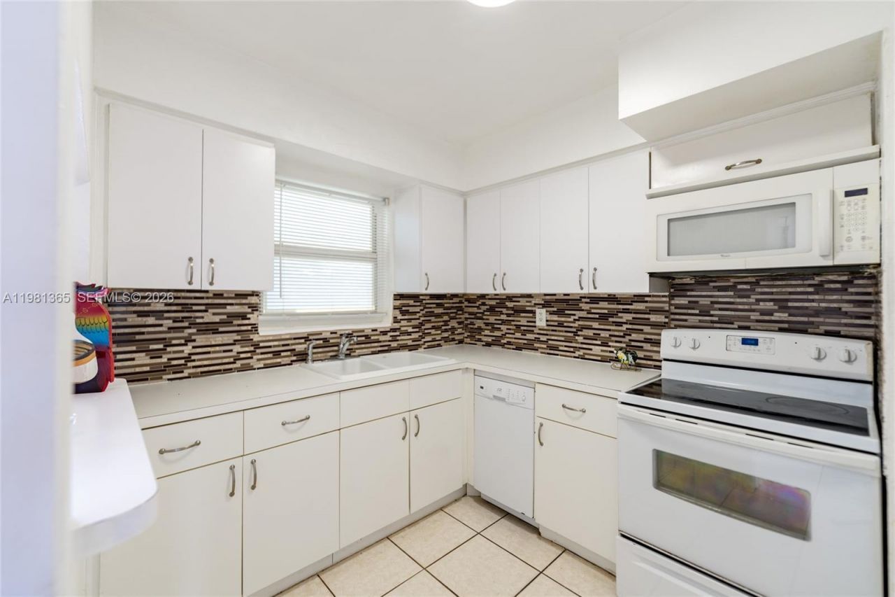 2225 NE 123rd St , Unit 114, North Miami, FL 33181 Photo