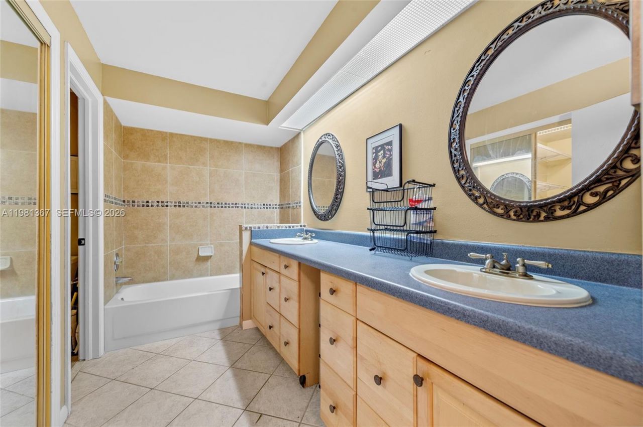 8220 Waterford Ln , Tamarac, FL 33321 Photo