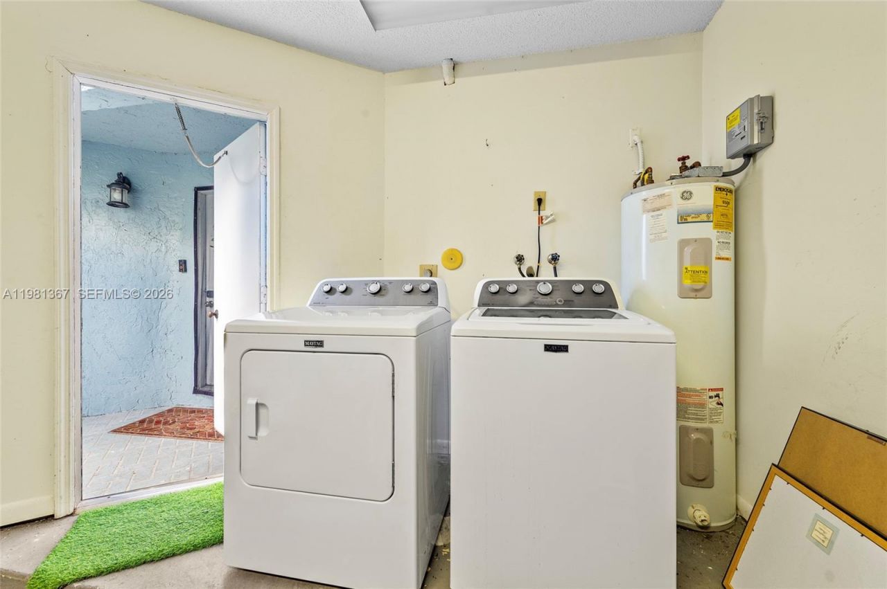 8220 Waterford Ln , Tamarac, FL 33321 Photo