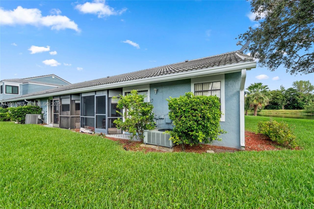 8220 Waterford Ln , Tamarac, FL 33321 Photo