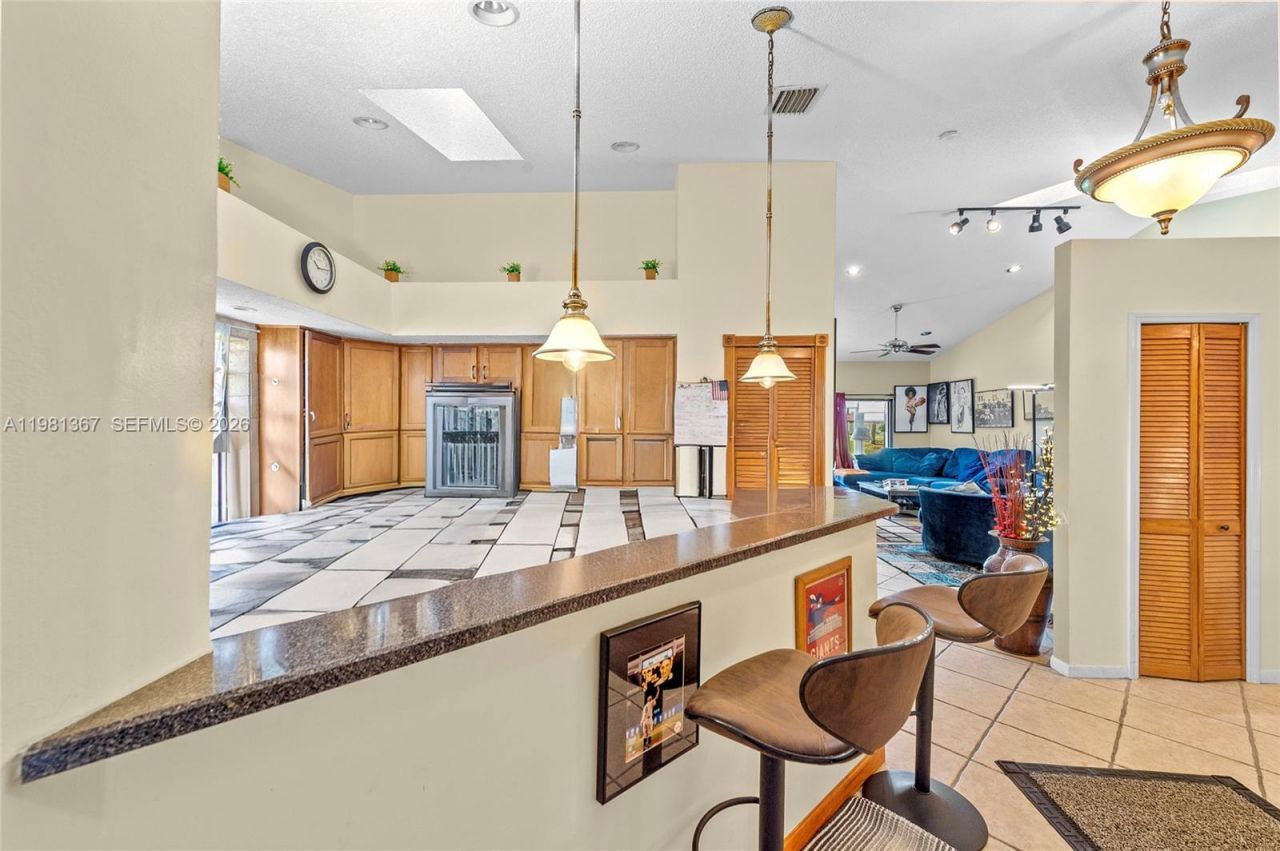 8220 Waterford Ln , Tamarac, FL 33321 Photo