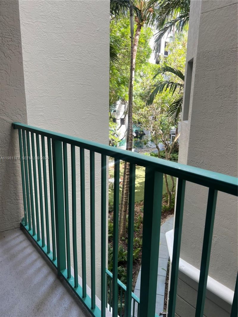 6001 SW 70th St , Unit 318, South Miami, FL 33143 Photo