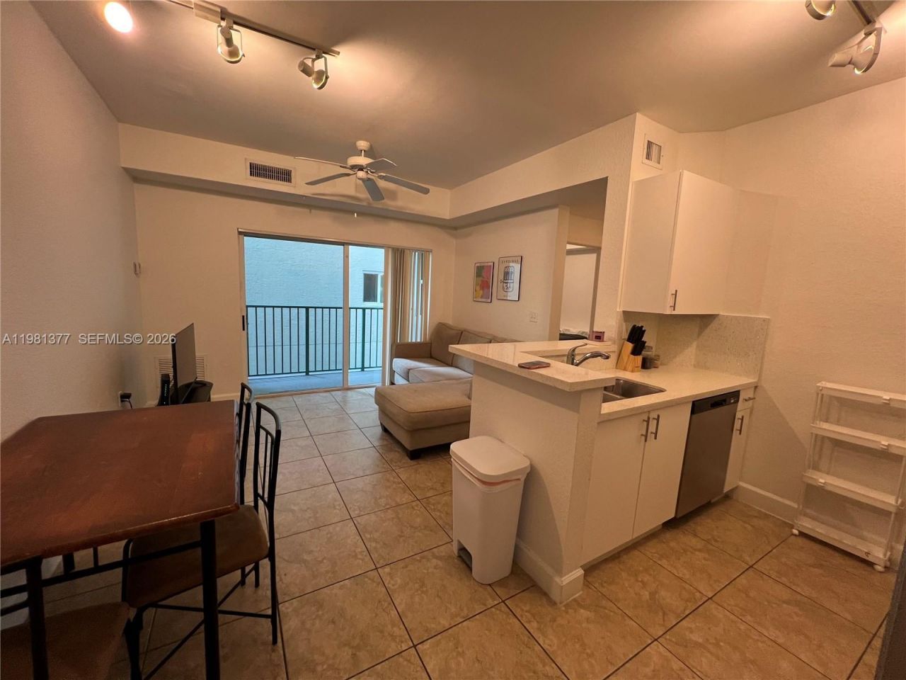 6001 SW 70th St , Unit 318, South Miami, FL 33143 Photo