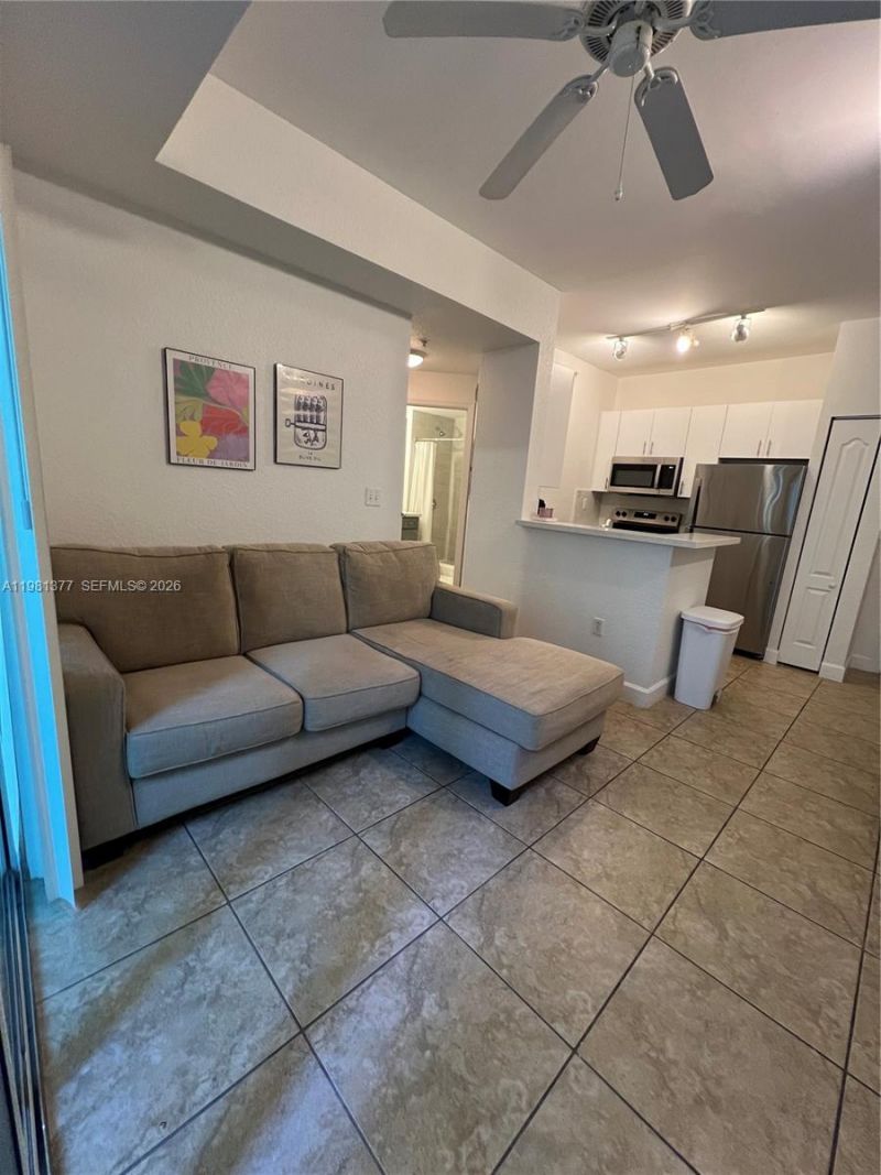 6001 SW 70th St , Unit 318, South Miami, FL 33143 Photo