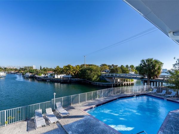 2225 NE 123rd St , Unit 215, North Miami, FL 33181