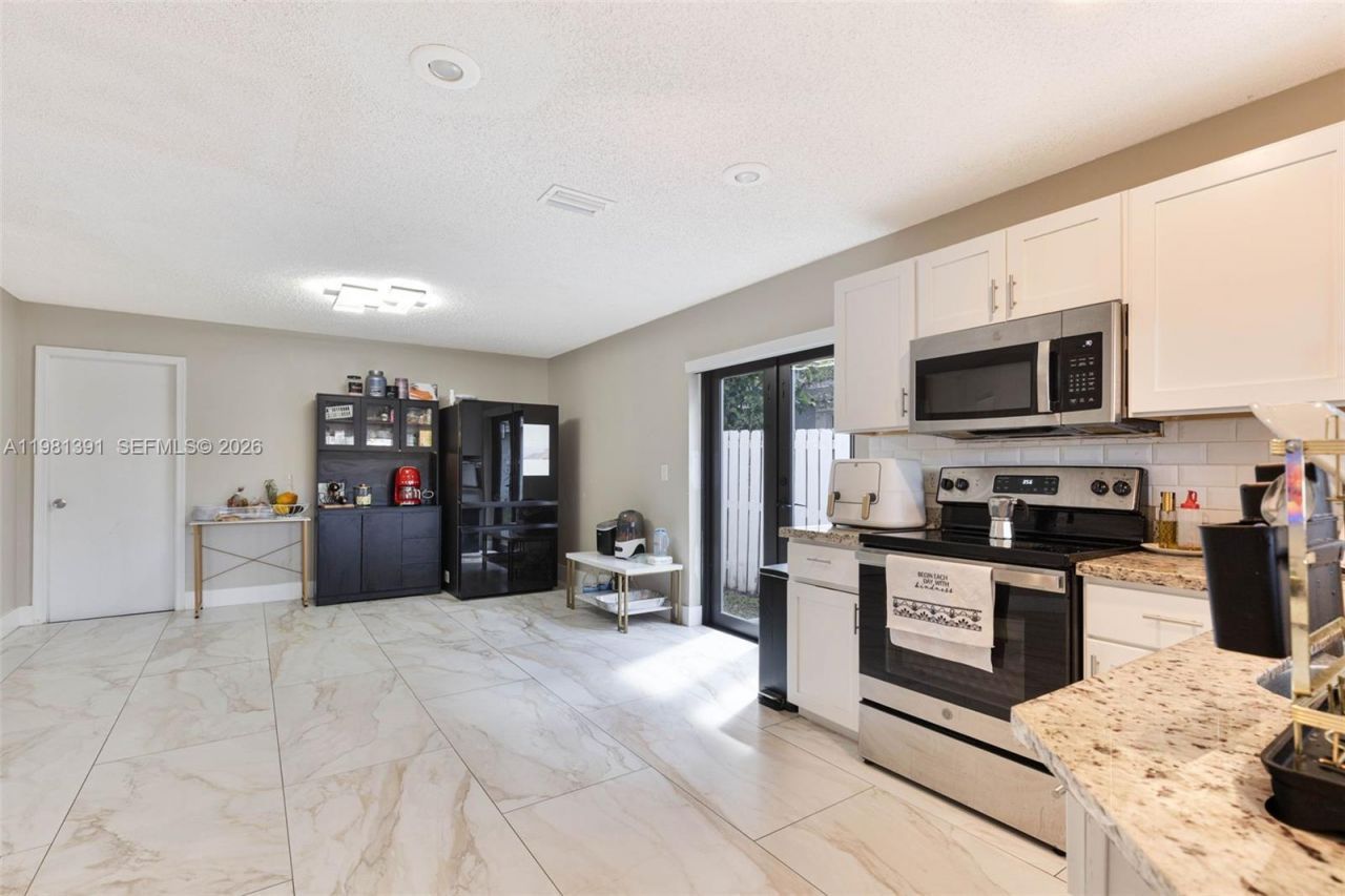 2836 W River Run Cir W , Miramar, FL 33025 Photo