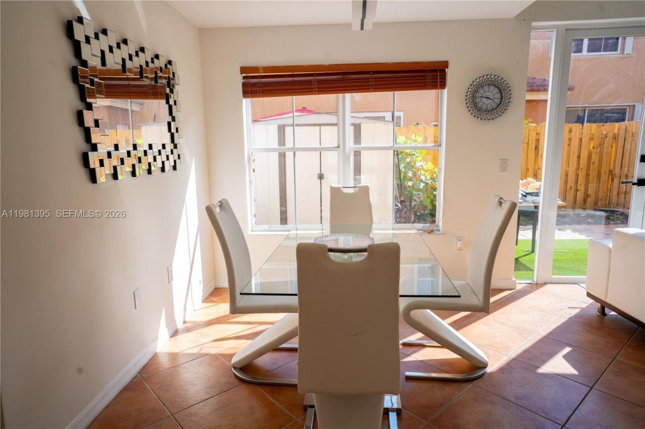 8520 NW 139th Ter, Unit 1607, Miami Lakes, FL 33016 Photo