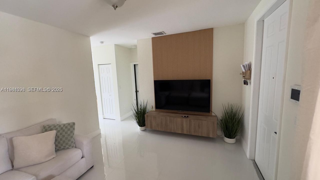 949 NE 42nd Ave , Homestead, FL 33033 Photo