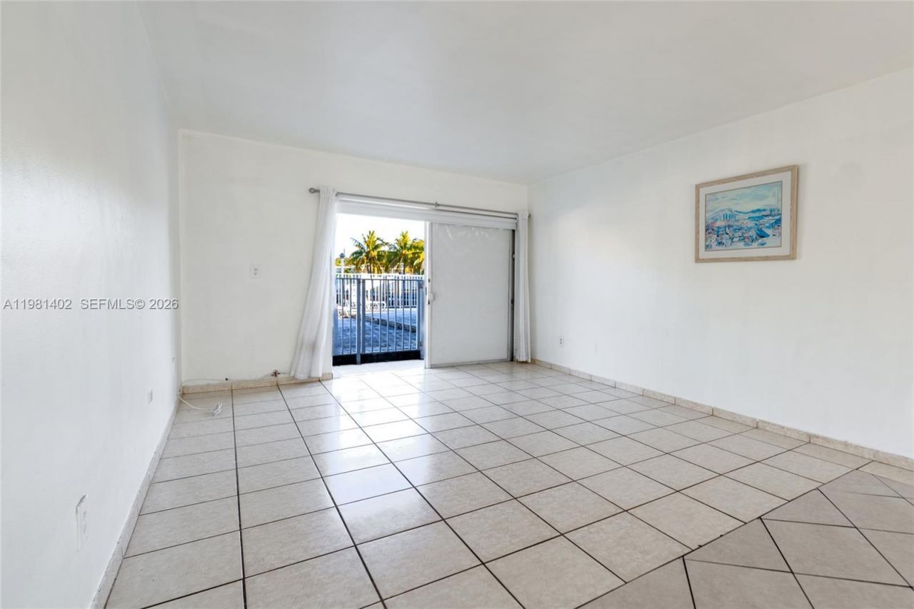 2225 NE 123rd St , Unit 114, North Miami, FL 33181 Photo