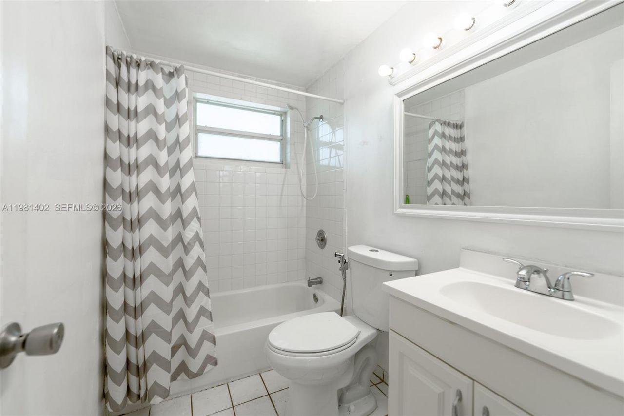 2225 NE 123rd St , Unit 114, North Miami, FL 33181 Photo