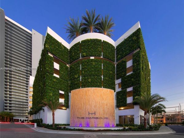 16385 Biscayne Blvd, Unit 1120, North Miami Beach, FL 33160