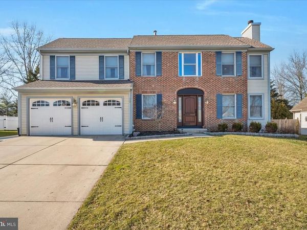 8 DOMINION DR, MARLTON, NJ 08053