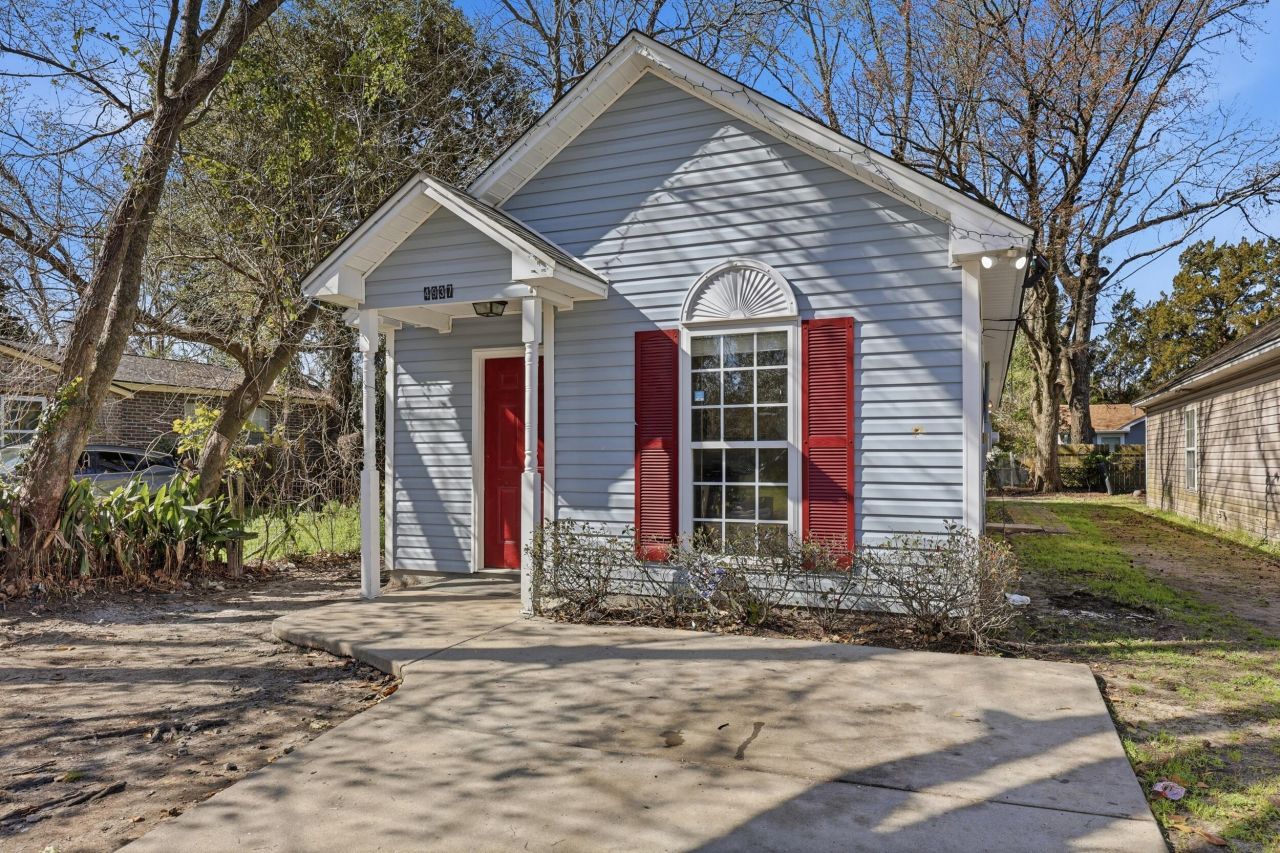 4937 Nesbitt Avenue Photo 1