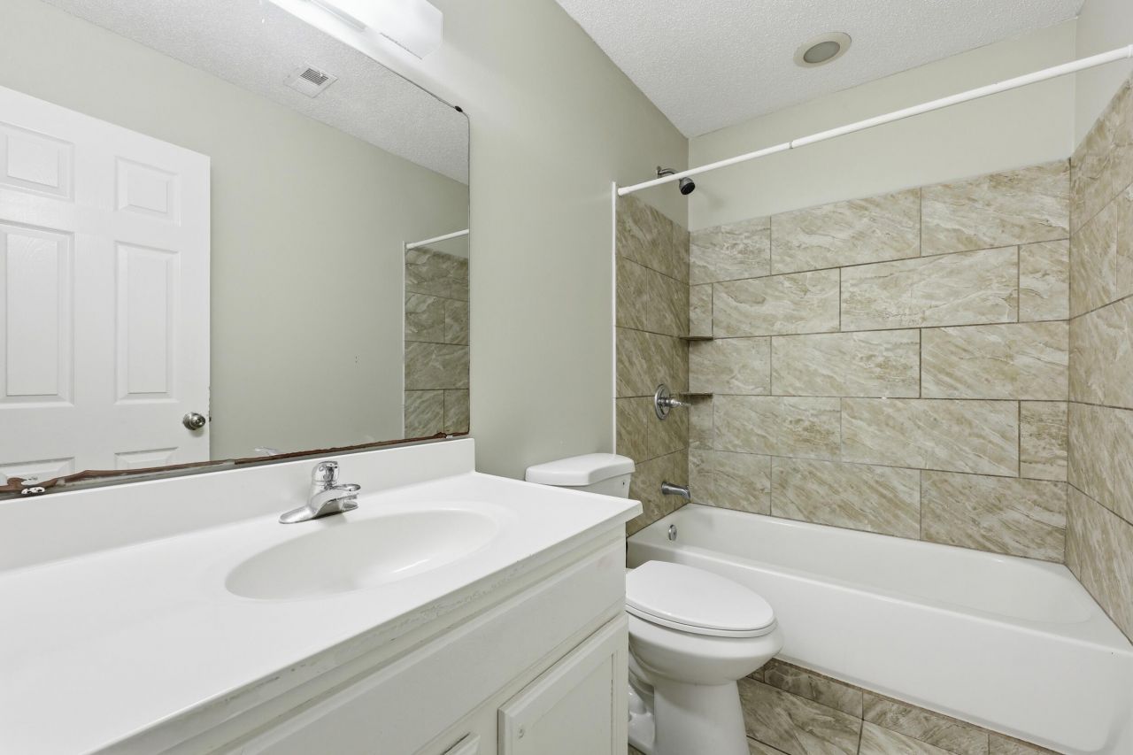 4937 Nesbitt Avenue Photo 11