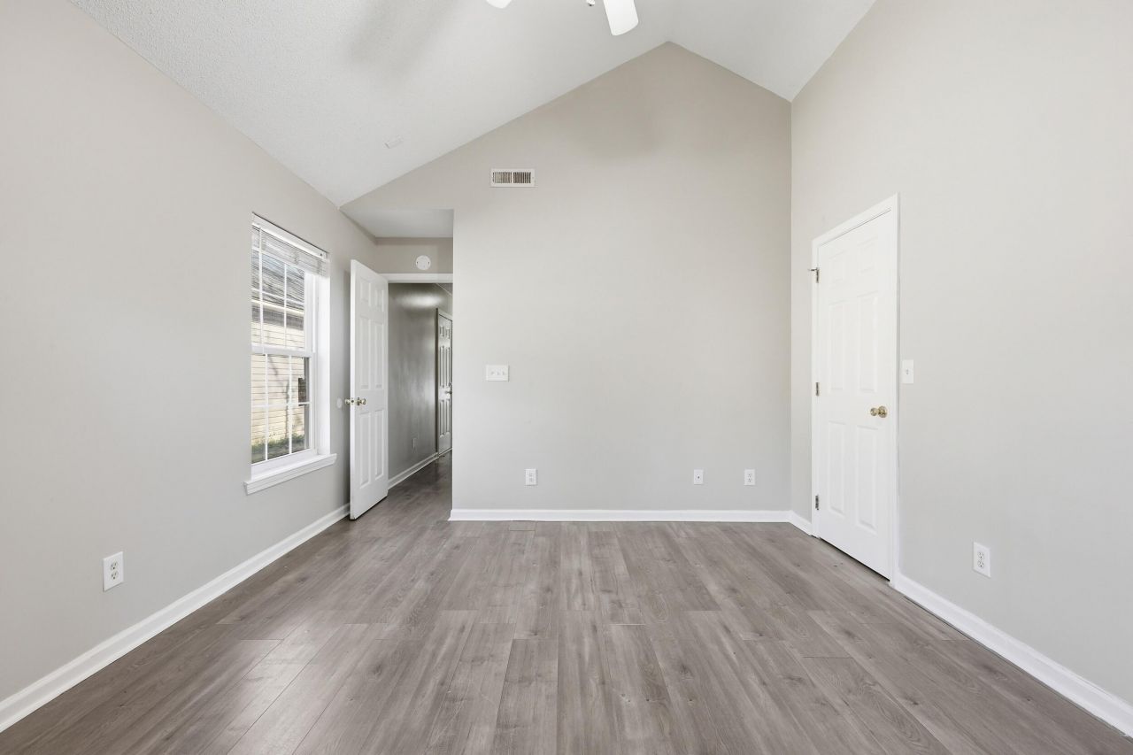 4937 Nesbitt Avenue Photo 15