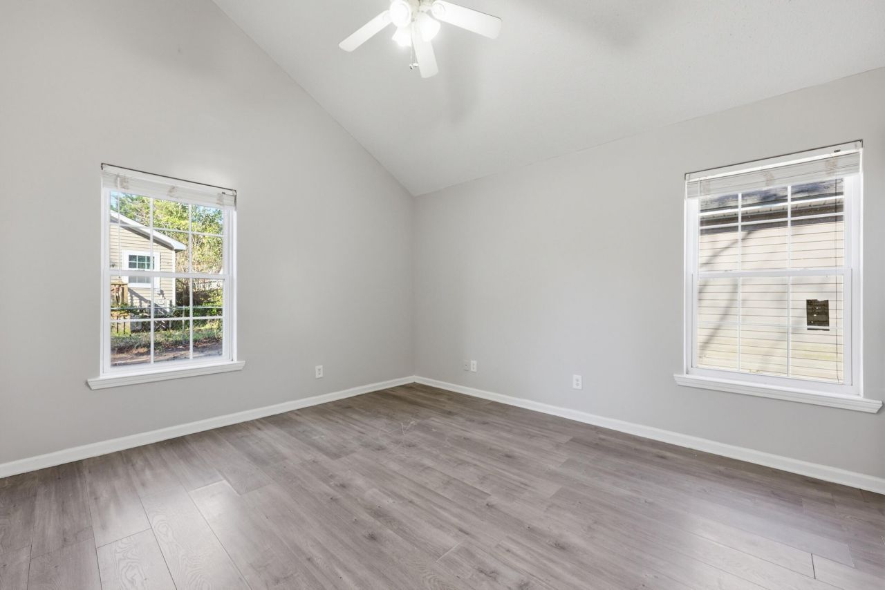 4937 Nesbitt Avenue Photo 16