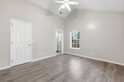 4937 Nesbitt Avenue photo 4