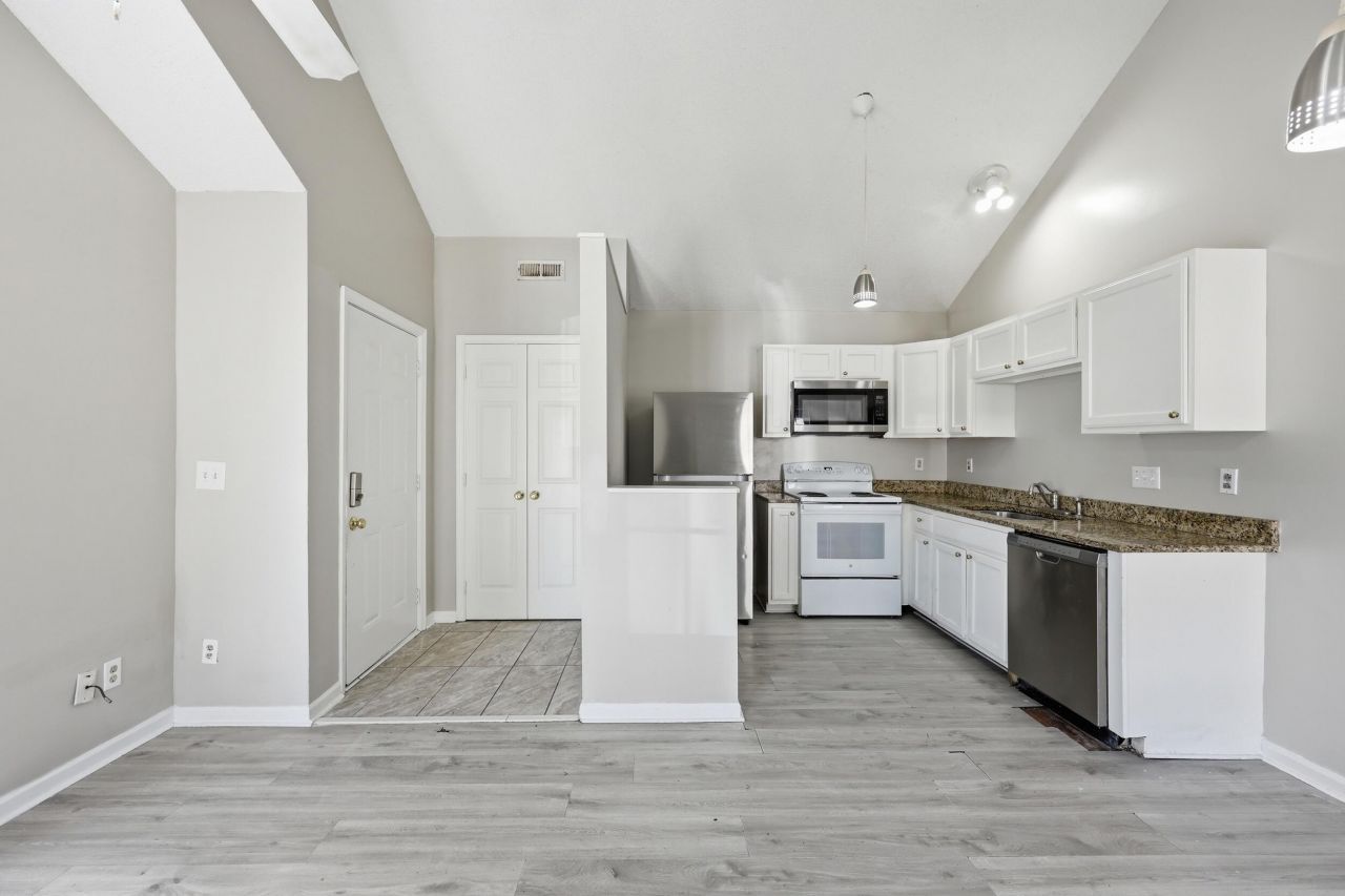 4937 Nesbitt Avenue Photo 5