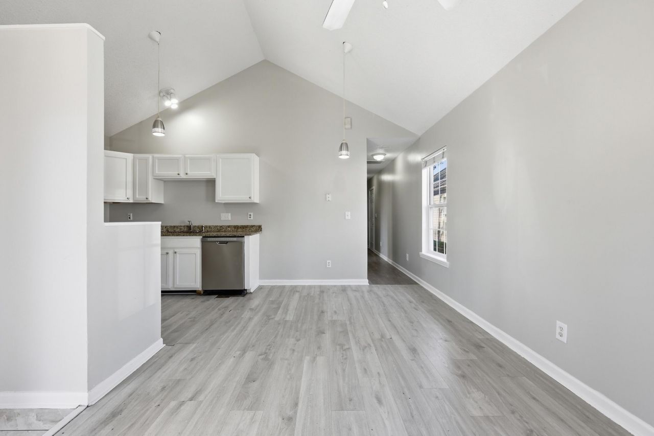 4937 Nesbitt Avenue Photo 7