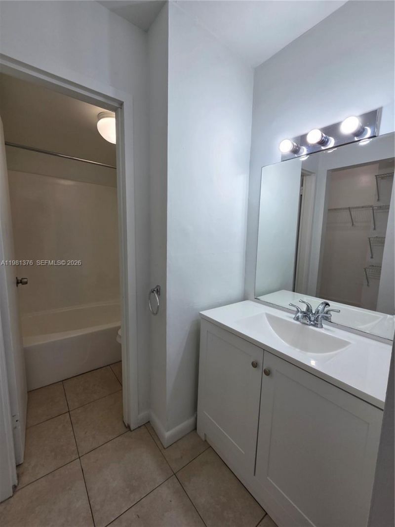 2350 NE 135th St , Unit 201, North Miami, FL 33181 Photo