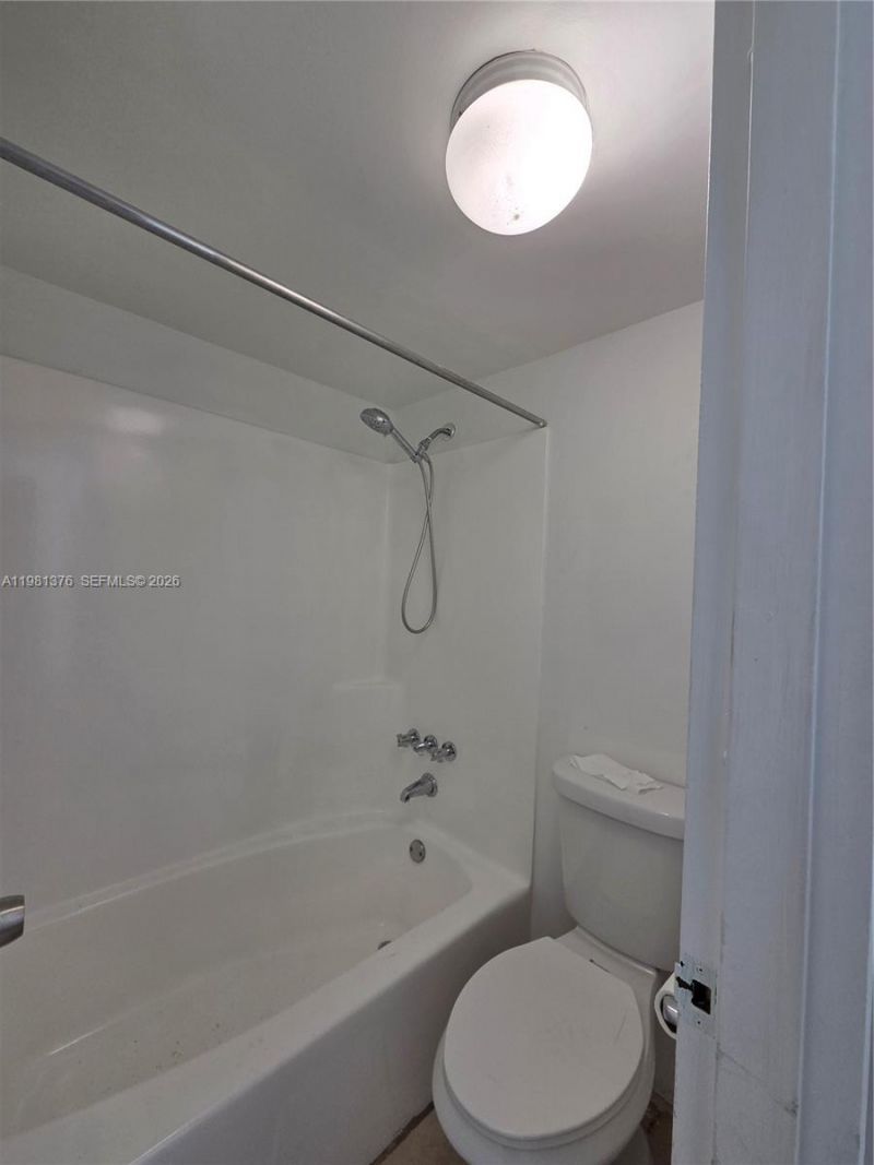 2350 NE 135th St , Unit 201, North Miami, FL 33181 Photo