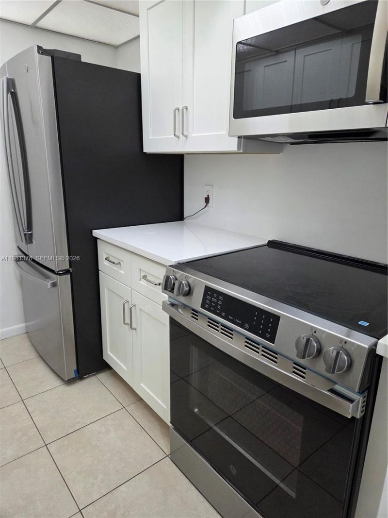 2350 NE 135th St , Unit 201, North Miami, FL 33181 Photo