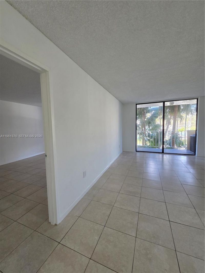 2350 NE 135th St , Unit 201, North Miami, FL 33181 Photo