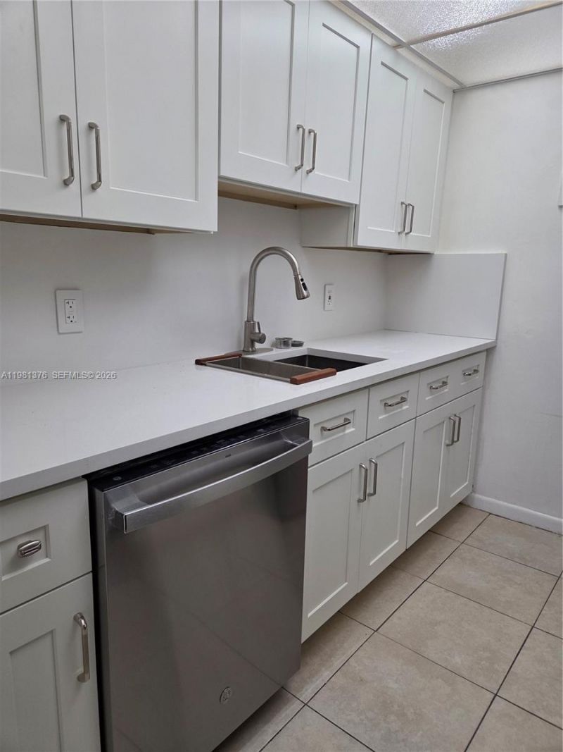 2350 NE 135th St , Unit 201, North Miami, FL 33181 Photo