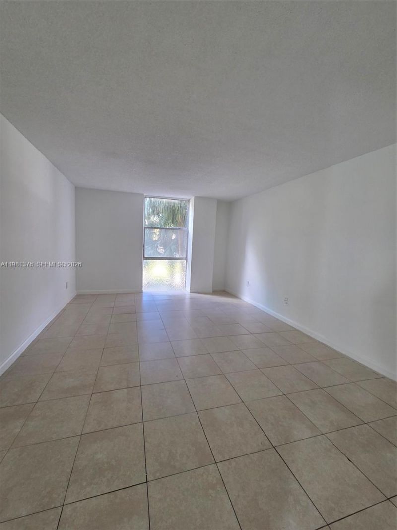 2350 NE 135th St , Unit 201, North Miami, FL 33181 Photo