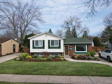 15777 Harrison, Romulus, MI 48174