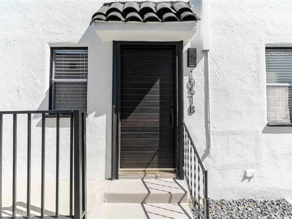 1051 Western Avenue, Unit B, Glendale, CA 91501