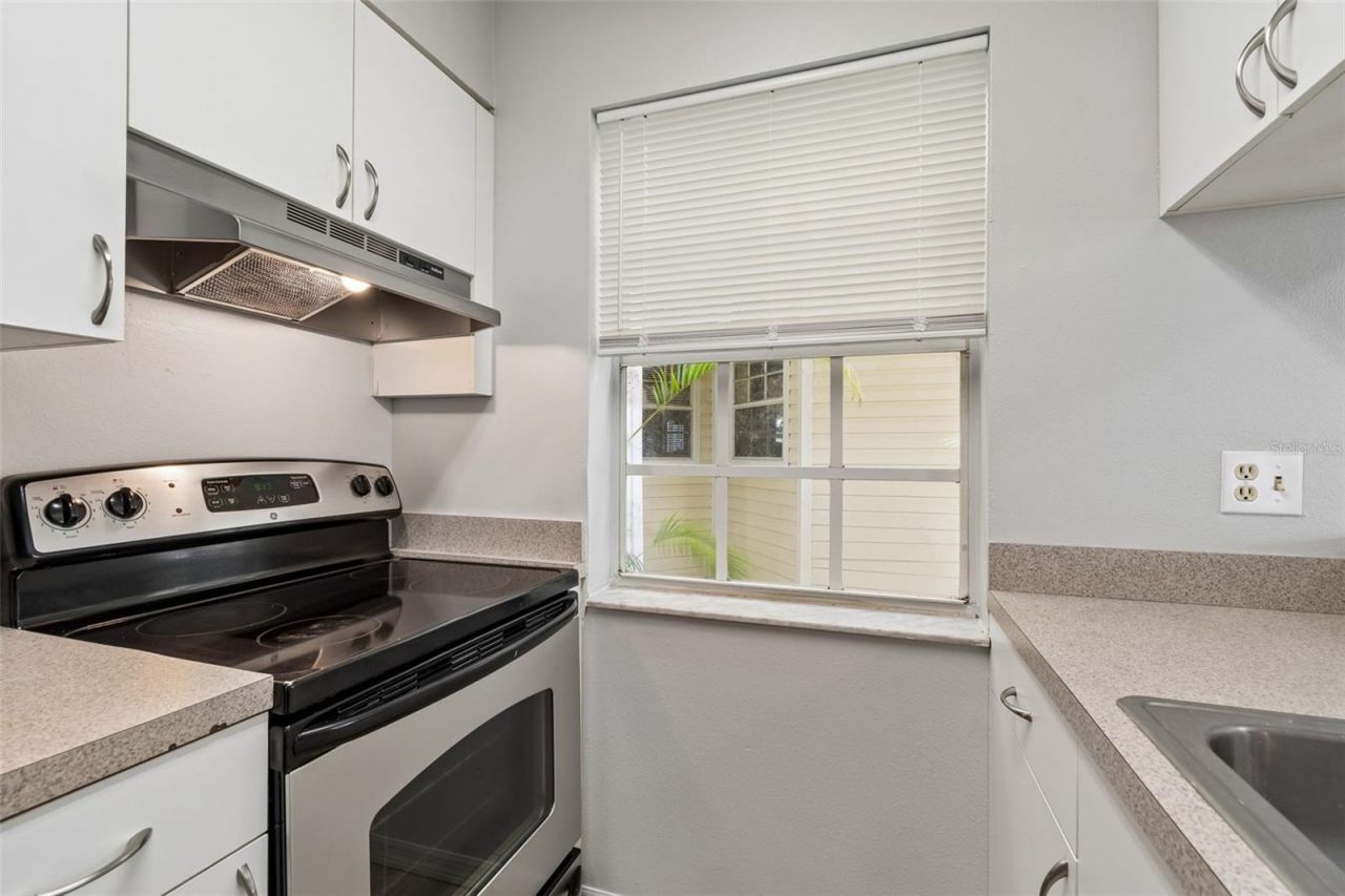 6915 Stones Throw Circle N, Unit 3106, Saint Petersburg, FL 33710 Photo