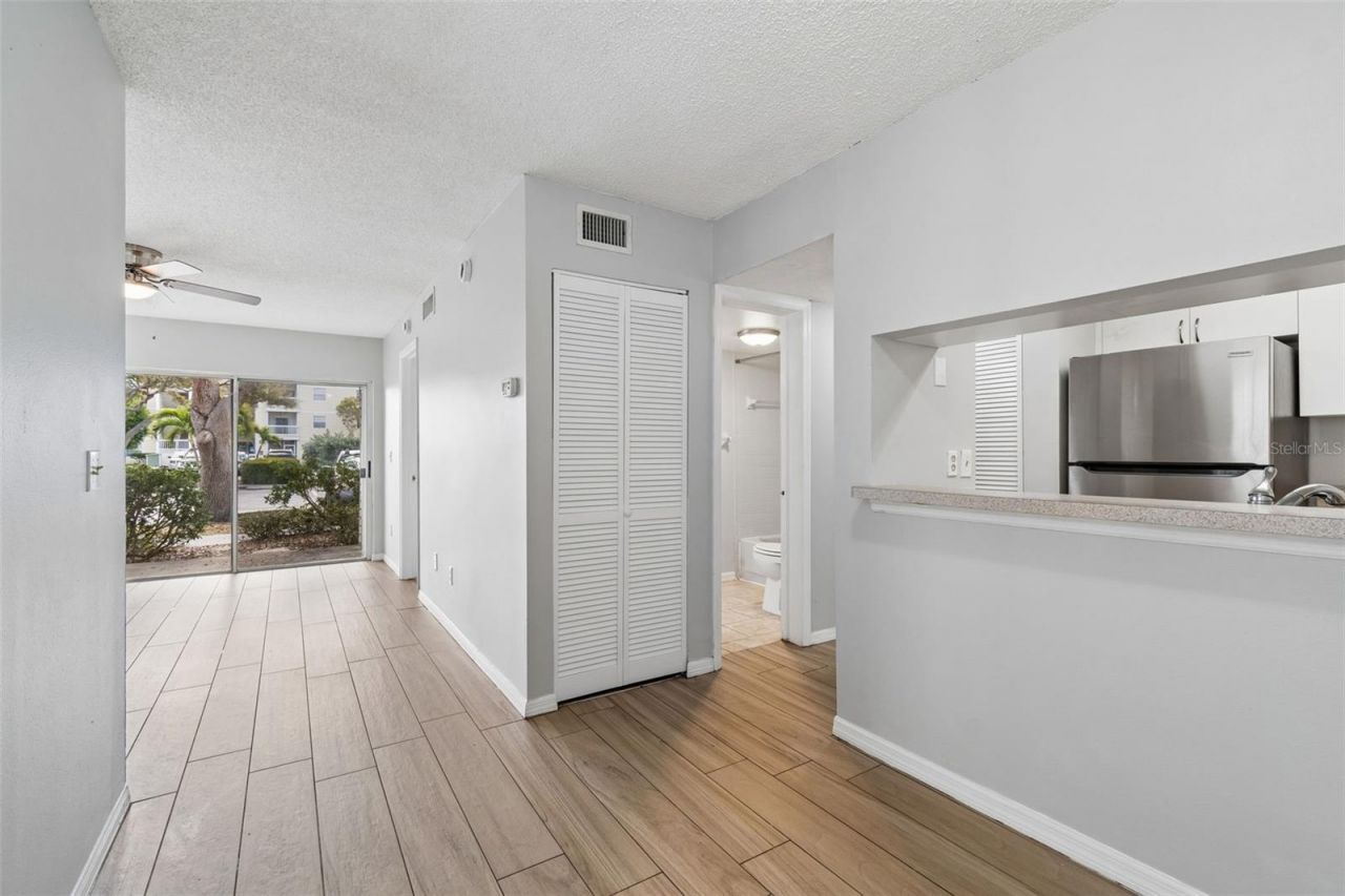 6915 Stones Throw Circle N, Unit 3106, Saint Petersburg, FL 33710 Photo