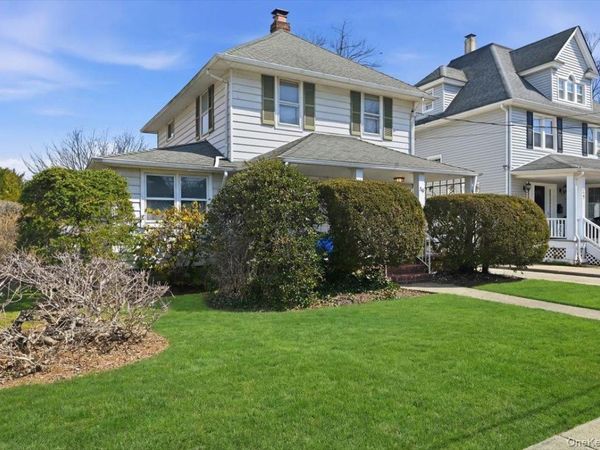 25 Raymond Street , Rockville Centre, NY 11570