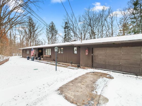 3671 Wildwood Court, Hillsdale, MI 49242