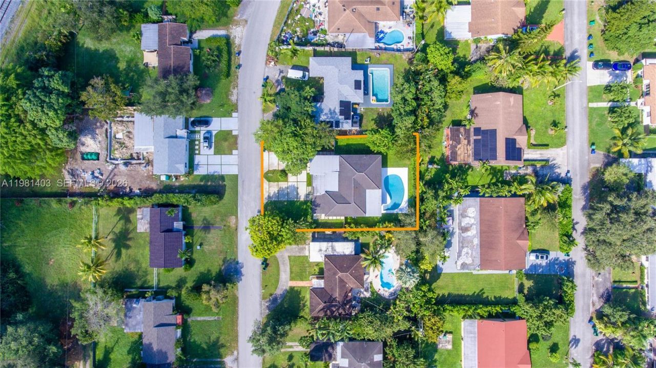 10845 Peachtree Dr , Unit 10845, Miami, FL 33161 Photo