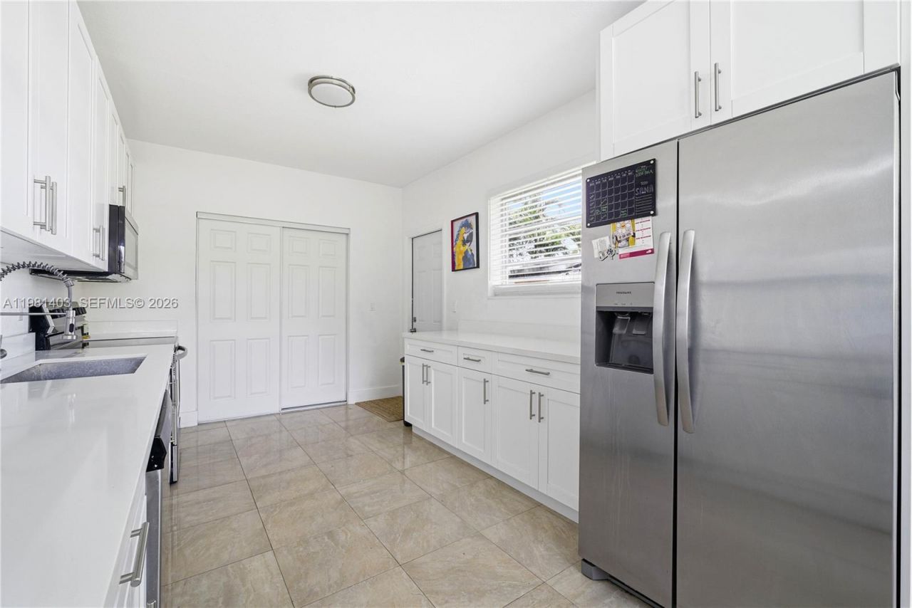 10845 Peachtree Dr , Unit 10845, Miami, FL 33161 Photo