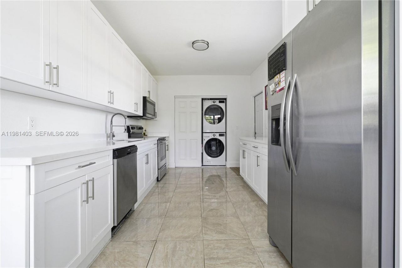 10845 Peachtree Dr , Unit 10845, Miami, FL 33161 Photo