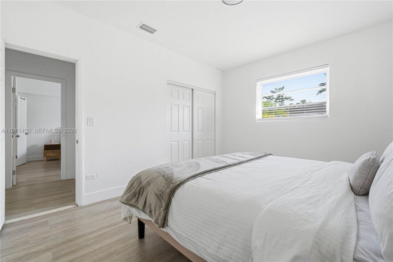 10845 Peachtree Dr , Unit 10845, Miami, FL 33161 Photo