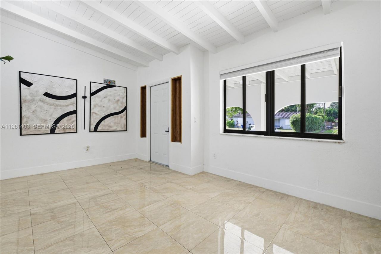 10845 Peachtree Dr , Unit 10845, Miami, FL 33161 Photo