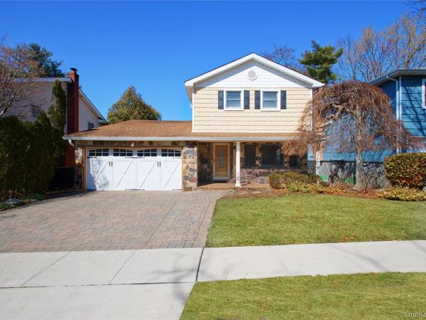 119 Radcliff Avenue , Port Washington, NY 11050